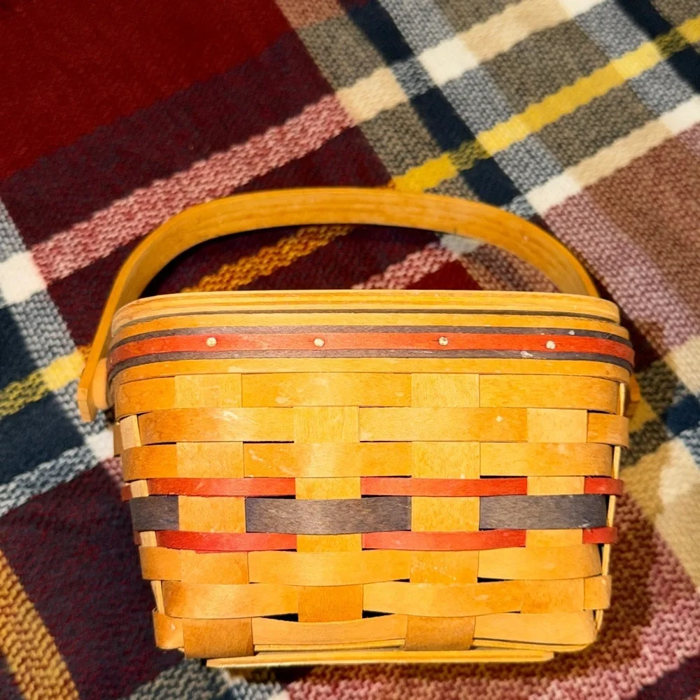 Longaberger basket Handcrafted maple Wood carnation memorial chapel USA 2001